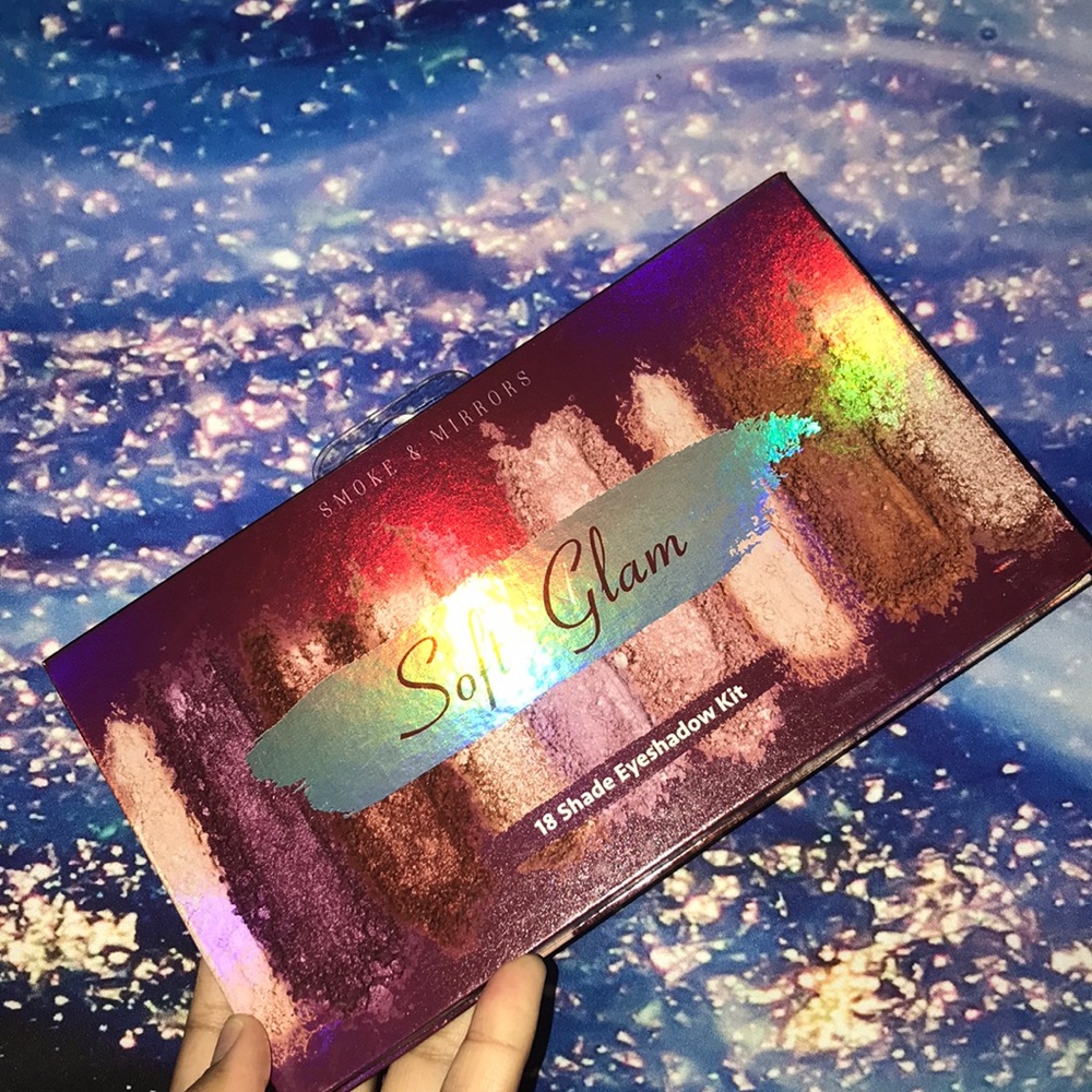 Soft glam eye shadow palette